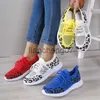 Klädskor kvinnors leopard tennis sneakers 2023 våren hösten ny mesh andningsbara sportskor damer som går springande lägenheter zapatos de mujer x0920