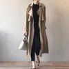 Korki damskie płaszcze Modne powiązanie długa wiatrówka prosta patchwork Allmatch Retro British Loose Trenchcoat dla kobiet 230920