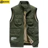 Gilets pour hommes Veste sans manches d'hiver Gilet polaire Déchargement chaud Militaire De nombreuses poches Manteau tactique Mâle Automne Gilet de fourrure Hommes 230919