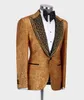 Goud Kralen Bruidegom Dragen Mannen Bruiloft Smoking Piekte Revers Jas Met Broek 3 Stuk Pakken Party Prom Outfits