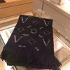 Luksusowy V Designer Scarf Paszmina dzianinowy zestaw szalików dla ciepłego szalika Moda klasyczni mężczyźni i kobiety kaszmirowe wełniane długie szal miękki i wygodny z oryginalnym pudełkiem