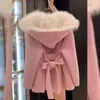 Pele feminina 2023 outono e inverno pouca fragrância estilo luz fina curta pequena gola masculina rosa casaco de lã com capuz
