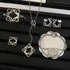 Designer Studörhängen Guldarmband Bangle Womens Pandant Necklace Diamonds Smycken Set Luxury Chains Halsband Öronningar 925 Sterling Silver 239201DT