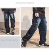 Jeans para hombres Idopy Fashion Biker Jeans Heavy Duty Multi Bolsillos Estilo japonés Ajuste suelto Tallas grandes Pantalones de mezclilla de carga para hipster 230920