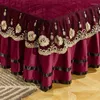 Säng kjol europeisk lyxig quiltad spets sängkläder vinter varmt tjockare sammet sängöverdrag bra handkänsla täckning kudde