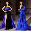 Robes de soirée noir bleu royal robe de soirée de bal sans bretelles sans manches en satin fermeture éclair à lacets, plus la taille nouvelle coutume une ligne fentes cuisse-haute