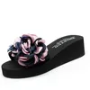 Slipper stijl slippers voor meisjes zoete bloem zomer schoenen buiten hoge hak ouder kind handgemaakt