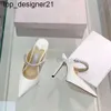 2023 Scarpe eleganti da donna di lusso London Tacchi alti da donna Décolleté con cinturino in cristallo Designer Lady Sandali con tacco in pelle scamosciata verniciata Scarpe classiche da donna con tacchi alti