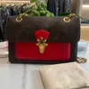 Charm Womens Purse Shoulder Bag Pretty Fashion Handväskor Kosmetiska läder Crossbody Luxury Tote Gift Lovers Satchel