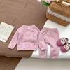 Kläder sätter 7838 baby set varm stickad tröja kostym 2023 Winter Love Wool Girl's Pant Two-Piece