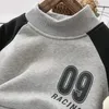 Sweats à capuche Sweatshirts garçons à capuche automne et hiver décontracté moyen grand enfants plus velours épaissi vêtements pour enfants chemise de fond 230919