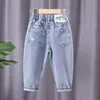 Dżinsowe luźne dziury dżinsowe spodnie mody dzieci w stylu Korea Południowej Casual Boys Pants Baby Child 2 3 4 5 6 7 8 lat 230920