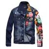 Mannen Geborduurde Badge Denim Jas Streetwear Hip Hop Heren Motorcyle Jean Jassen Mannelijke Mode Slanke Bovenkleding Chaqueta Hombr266E