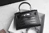 A Kaily Luxury Bags andra generationens nya alligator Fine Grain Leather Mini One Shoulder Diagonal Cross Handbag Cow Women's Bag B3a3