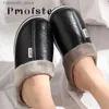 Slipare Vinterhem Slyckor för män Minnesskum Massage Hus Slipare med pure PU -läder Vattentät inomhus Male Slipper Plus Size 51 Q230920