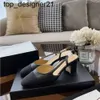 Nouveau 23SS Designer Chaussures formelles Semelle extérieure en cuir Talons hauts Anti Slip Convient à diverses occasions en été Usine polyvalente Femmes Talon haut