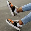 Klänningskor kvinnors mode vulkanisera skor våren ny leopard fast färg casual skor kvinnor andas lägenheter snörning sneakers storlek 35-43 x0920