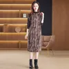 Elegante gráfico vestido de malha 2023 moda feminina designer outono inverno o-pescoço magro férias brownsweaters vestidos manga longa saindo viagem festa midi vestidos