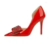 Robe Chaussures Banquet Rouge Talons Hauts Mariage Pour Femmes Stiletto Pointu Côté Creux Strass Bow Pompes