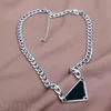 Romantique hommes de luxe plaqué argent Colliers designers lettres motif moderne émail triangle tag chaînes à maillons cubains pendentif jewler275d