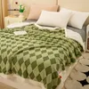 Filtar 2023 Ny Teddy Plush DeHaired Angora Bed Sheet Thicked Warm Jacquard Filt Flannel Single Double Nap Layer 230920