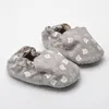 Laarzen 1 Staat Warm Winter Baby Tweekleurige leren laarsjes Wiegschoenen Jongens Meisjeshuis Casual Maat 12