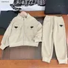 Moda Çocuk Trailtsits Sonbahar KIZ Boy Boyutu 110-160 cm 2pcs ceket ve çift göğüs cepleri ile süslenmiş spor pantolon sep20