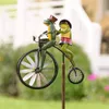 Decorazioni da giardino Girandola per bicicletta vintage Girandola in metallo per animali Moto Mulino a vento Rana in sella a motocicletta per la decorazione del giardino e del cortile 230920