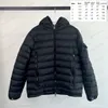 2023Designer Mens Down Jackets broderade märke Kvinnor Huven Ytterkläder Parkas Winter Warm Puffer Jacket Mänkläder