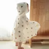 Jaquetas Verão Infantil Bebê Manto Com Capuz Xale À Prova de Vento Proteção Solar Criança Dos Desenhos Animados Urso Outerwear Casaco Meninos Meninas Crianças Cape Roupas 230920