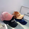 Бейсболки Дизайнерские шляпы Бархатная бейсболка с высокой буквой Женская модная брендовая модная кепка со стразами солнцезащитная шляпа mui mui шляпа QFYZ