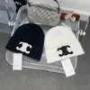 Beanie/Kafatası Kapakları Klasik Örme Şapka Beanie Cap Tasarımcı Kadın Tavşan Saç Şapkaları Resmi Web Senkronize Erkek ve Kadınlar Kalın Sıcaklık