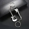 Nyckelringar 50 st gitarr Keychain Liten gåva Givet Metal Music Keyring Key Chain