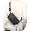 Midjepåsar varumärkesdesigner mode läder mans crossbody väska casual affärsmän messenger väska vintage män dragkedja axel handväskor 230920