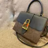 Luxurys Designers Tote Bags Evening Bag Shoulder Chain Fashion Pretty Crossbody Heart Lady Handbags Messenger Retro High Quality