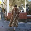 Pele feminina 2023 outono/inverno moda alta tendência de rua fino ajuste e quente extra longo falso leopardo padrão casaco