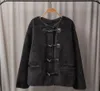 Veste d'hiver Vintage en fourrure à col rond pour femme, manteau une pièce en fourrure de Totme, manteau court avec boucle en métal