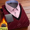 Maglioni da uomo inverno caldo falso in due pezzi maglieria moda classica pullover casual allentato camicia da uomo di marca con fondo vestibilità regolare top 230921