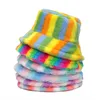 Sombreros de ala tacaña Otoño Invierno Piel sintética Arco iris Rayas para mujer Cubo Grueso Cálido Señora Fluffy Panamá Al aire libre Terciopelo Pescador 230916