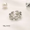 Anillos de boda Joyería de lujo Anillos de tornillo de diseñador Letra de mujer Chapado en oro de 18 quilates Anillo de piedras preciosas de diamante de acero inoxidable Anillo de amor de dedo fino Suministros de boda