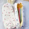 Sac à stylos en forme de fruits et petites fleurs, boîte de rangement de papeterie tridimensionnelle en forme de cœur de fille fraîche et mignonne, fournitures de bureau