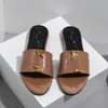 Sandales de luxe métalliques Slide Designer Slides Pantoufles pour femmes Chaussures Mode d'été Large Tongs plates Pantoufle pour femmes avec boîte taille 37-42 k1yO #