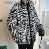 Kadınlar Kürk Faux Fur sahte Kürk Matar Erkekler için Dönüş Yakası Tiger Leopar Kürk Ceket Taklit Kalın Kış Kış Sıcak Kabarık Peluş Gevşek Jumper Dış Giyim J230921