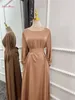 Roupas étnicas Moda Cetim Sliky Djellaba Vestido Muçulmano Dubai Comprimento Total Manga Flare Suave Brilhante Abaya Dubai Turquia Muçulmano Islam Robe WY921 230921