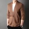 Herren Pullover Strickjacke Luxus Mode Marke Tasche Design Single Button Männlichen Lose Stil V-ausschnitt Wolle Strickwaren Tragen 230921