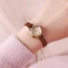 Montres-bracelets Lady Mode Casual Petite Montre Femmes Antique Serpent Bracelet En Cuir Rond Brun Filles Fête Cadeau Relogio Feminino