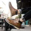ブーツ秋の冬の革の男子足首の摩耗耐性アンチスリップメンファッションブラックレースアップ作品chaussure homme
