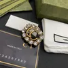 Luxury Women Men Designer Brand Letter Brosches Stud Geometric Famous Women Round Crystal Rhinestone Pearl Earring Wedding Party J176S