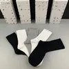 2023 En İyi Tasarımcı Erkekler ve Kadınlar Pamuk Baskılı Nakış Çorbaları Markalar Lüks Spor Sonbahar Kış Boy Çoraplar Moda Renkli Hap256X