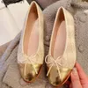 Nouveaux ballerines classiques chaussures habillées femmes cuir rose tissu tweed deux couleurs épissé arc rond chaussures décontractées femmes nues sneaker pêcheur chaussure